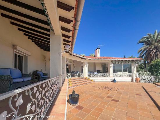 Villa en venta en Alfaz del Pi – Una joya en una sola planta con sótano - ALICANTE