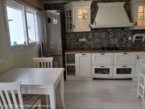 APARTAMENTO DE 4 DORMITORIOS EN TORREVIEJA ( CENTRO) ALICANTE - ALICANTE