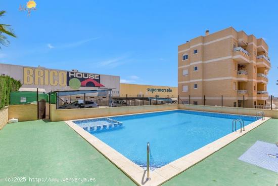 Apartamento en Torrevieja con amplia terraza y preciosa piscina comunitaria + Plaza de parking - ALI