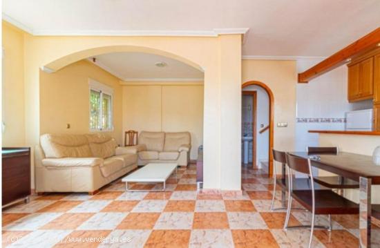 CHALET ADOSADO  DE 2 DORMITORIOS 2 BAÑOS EN LAS LOMAS DE CABO ROIG ( ORIHUELA COSTA) ALICANTE - ALI