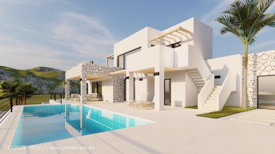 **Impresionante Villa de Lujo en Pinar del Advocat, Moraira – ¡Listo para construir tu hogar soñ