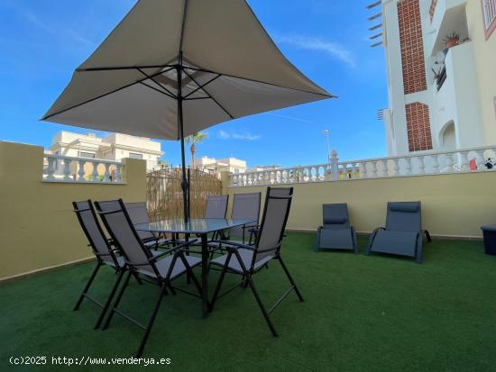 Bungalow en planta baja de 2 dormitorios con piscina comunitaria en La Zenia, Orihuela Costa. - ALIC