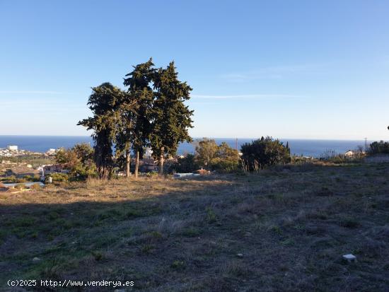 Terreno edificable con espectaculares vistas al mar - Benalmádena Pueblo - MALAGA