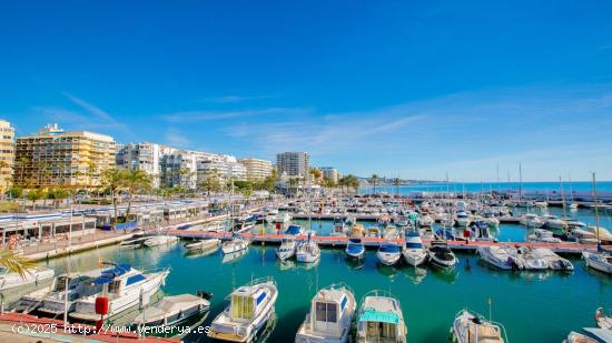 Oportunidad de Traspaso zona Puerto Deportivo de Marbella - Pub y Bar (Posibilidad por separado) - M