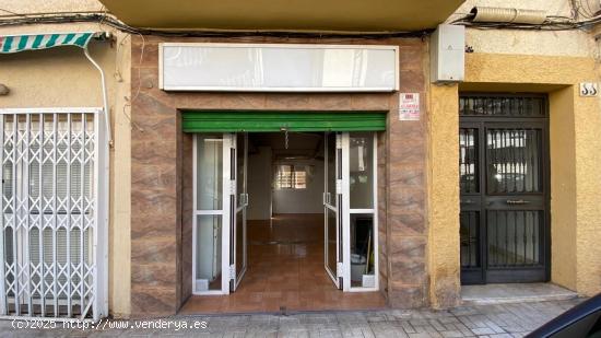 Oportunidad única en Torremolinos: Local con salida de humos en venta!! - MALAGA