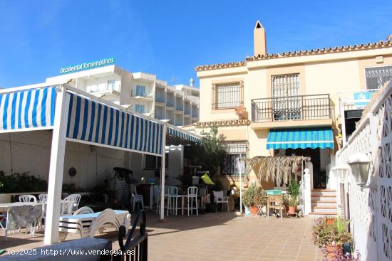 Vive el Sueño Mediterráneo: Chalet Adosado en Venta Frente al Mar en Torremolinos - MALAGA