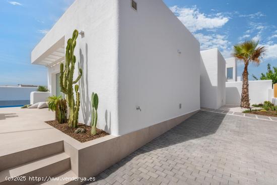 VILLA EN DOLORES (ALICANTE) - ALICANTE