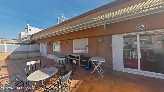 Exclusivo ático con terraza y vistas panorámicas en Ca n'Aurell, Terrassa. - BARCELONA