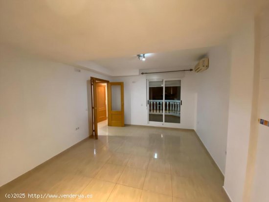 Apartamento en venta de 2 habitaciones en Moncofa con Terraza, Ascensor y Ubicación Ideal