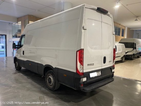 Iveco Daily Furgón 35S16 V 3520L H2 12.0 160cv - GARANTIA MECANICA - Barcelona