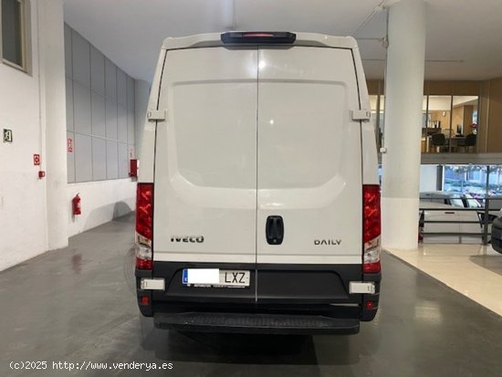 Iveco Daily Furgón 35S16 V 3520L H2 12.0 160cv - GARANTIA MECANICA - Barcelona