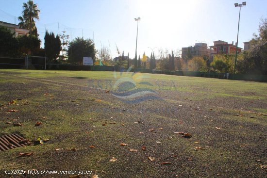 Se vende complejo deportivo con vivienda y solar anexo