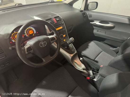 Toyota Auris 1.4D Active 90cv Comfortdrive Automático - Paterna