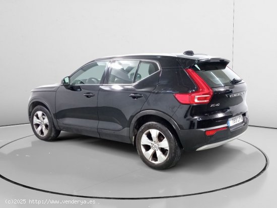 Volvo XC40 Momentum Pro 2WD - Torrejón de Ardoz