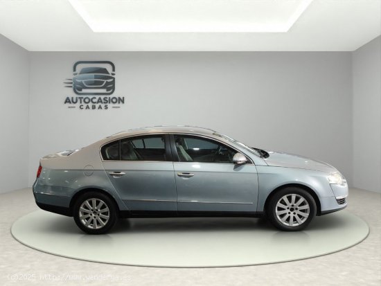 Volkswagen Passat 2.0 TDI 140cv Highline DSG - Gelves