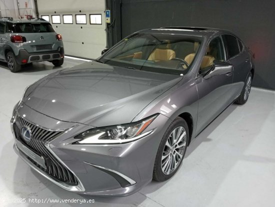 Lexus ES 2.5 300h Executive - 