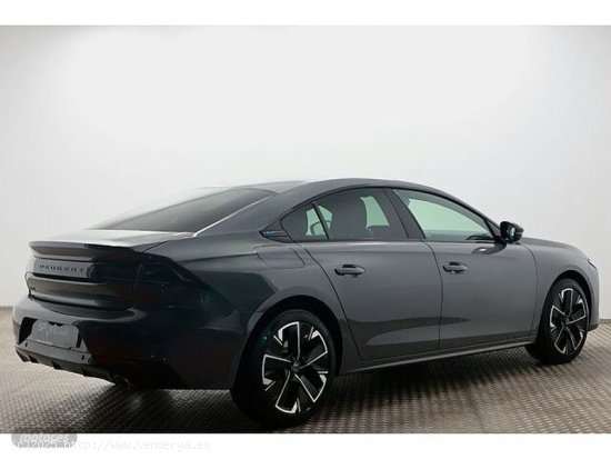 Peugeot 508 Hybrid 225 GT e-EAT8 165 kW (225 CV) de 2023 con 28.057 Km por 36.900 EUR. en Guadalajar