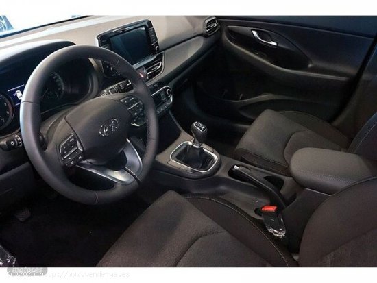 Hyundai i30 1.5 DPI Klass SLX 81 kW (110 CV) de 2025 con 3 Km por 17.900 EUR. en Guadalajara