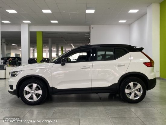 Volvo XC40 1.5 T2 Momentum Core de 2021 con 40.000 Km por 25.800 EUR. en Malaga