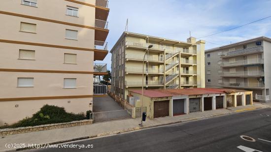 Alquiler anual - Apartamento y garaje - VALENCIA