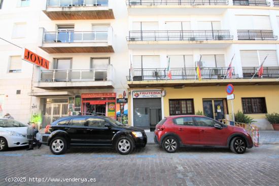  ESTUPENDO LOCAL EN EL CENTRO - CADIZ 