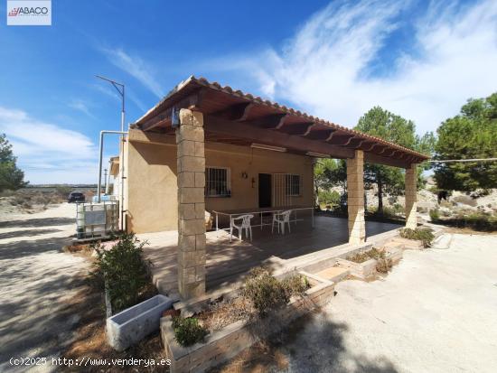  Casa y terreno en la Alcoraya - ALICANTE 