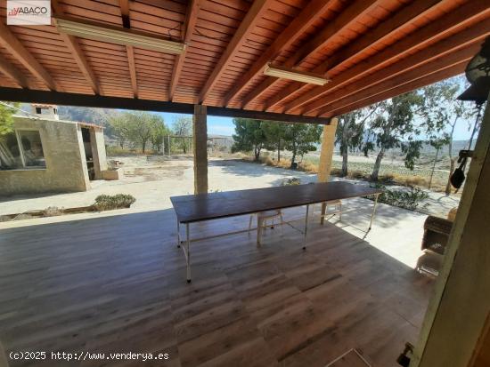 Casa y terreno en la Alcoraya - ALICANTE