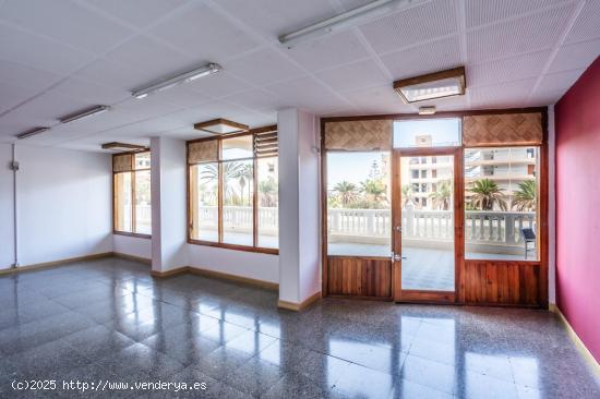 LOCAL COMERCIAL DE 35 M2 EN LOS CRISTIANOS,(EDIF ACHACAY) - SANTA CRUZ DE TENERIFE