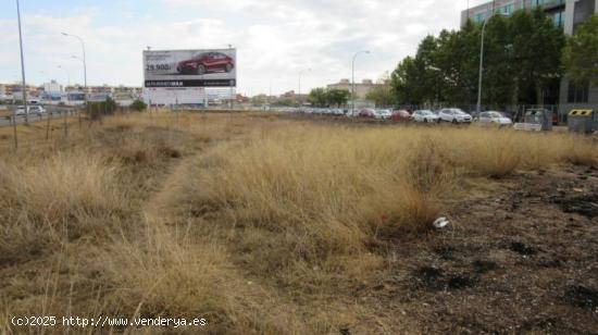 SOLAR INDUSTRIAL EN SON FUSTER, PALMA - BALEARES