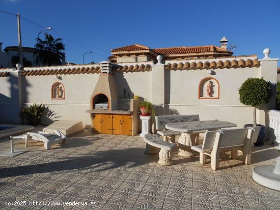 MAGNIFICO CHALET CON VISTAS A LAS SALINAS Y AL MAR - ALICANTE