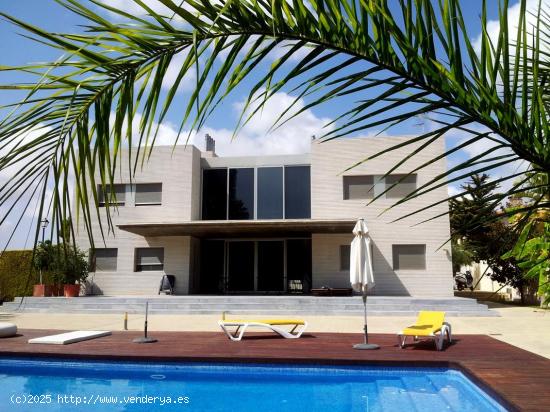 CHALET DE LUJO EN CAMPOAMOR 1050m2 PARCELA - ALICANTE