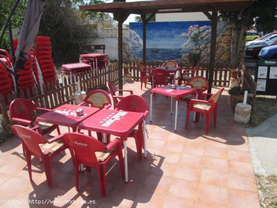 BAR/RESTAURANTE CON VIVIENDA EN LA TORRETA III (TORREVIEJA) - ALICANTE