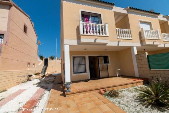 Duplex con piscina privada en Torrelamata - Torrevieja - ALICANTE