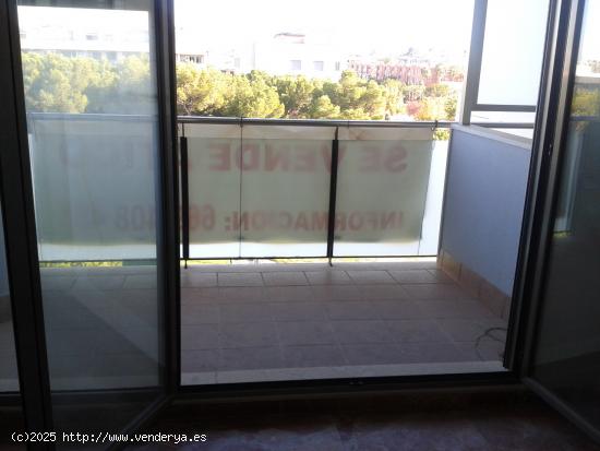 EXCELENTE ATICO CON TERRAZA DE 80 M2 - VALENCIA