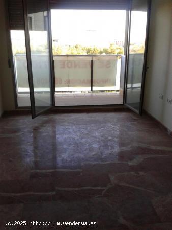 EXCELENTE ATICO CON TERRAZA DE 80 M2 - VALENCIA