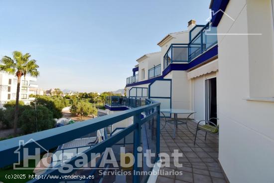 ÁTICO SEMINUEVO CON PISCINA, GARAJE Y 3 TERRAZAS JUNTO A LA PLAYA - VALENCIA