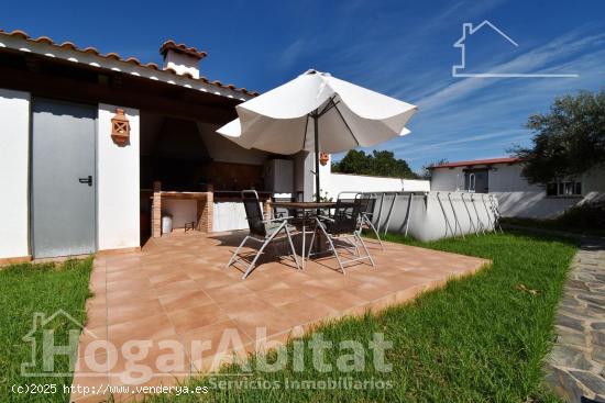 BONITA VILLA CON JARDÍN, TERRAZA Y GARAJE - CASTELLON