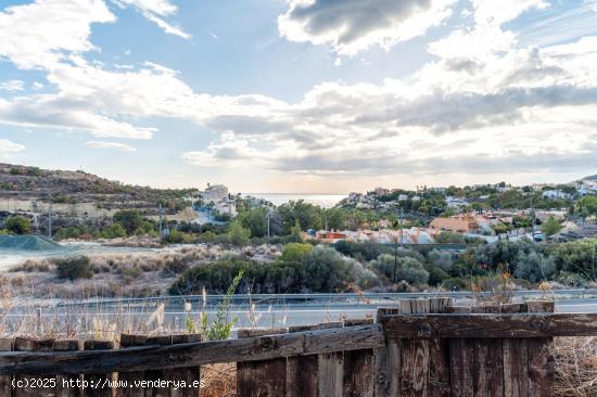 “Vista al mar excepcional, a un precio sin rival.” - ALICANTE