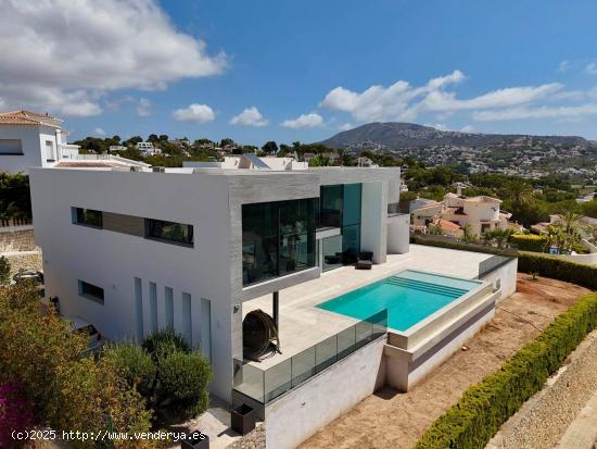 Villa Enebro. Extraordinaria villa en Moraira con orientación Sur y vistas al mar. Costa Blanca. - 