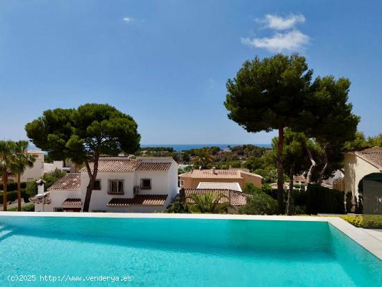 Villa Enebro. Extraordinaria villa en Moraira con orientación Sur y vistas al mar. Costa Blanca. - 