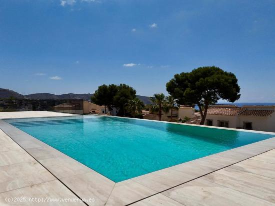 Villa Enebro. Extraordinaria villa en Moraira con orientación Sur y vistas al mar. Costa Blanca. - 