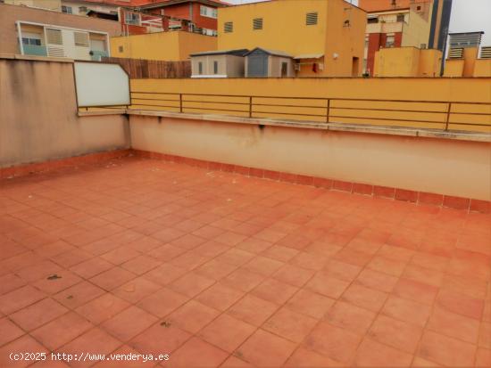 CASA ADOSADA EN EL CENTRO DE REUS - TARRAGONA