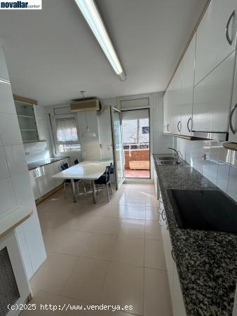 GRAN PISO EN LA ZONA ESPORTIVA DE 4 HABITACIONES, 2 BAÑOS, 2 BALCONES Y PARKING - BARCELONA