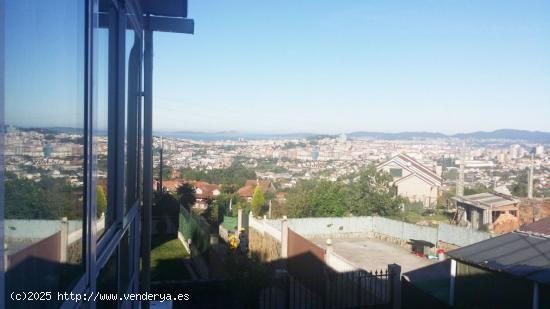 CASA INDEPENDIENTE DE 2 PLANTAS CON INCREIBLES VISTAS A LA RIA - PONTEVEDRA