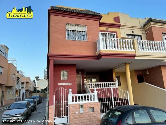  VIVIENDA UNIFAMILIAR ADOSADA TIPO TRIPLEX EN EL ALQUIAN. - ALMERIA 