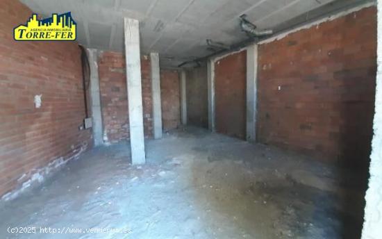 ¡LOCAL COMERCIAL EN BASTO EN CARRERA ALHADRA, ALMERIA! - ALMERIA