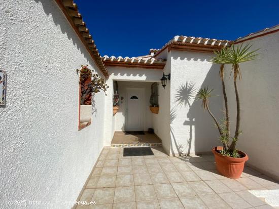 Villa de lujo con vistas  al mar - ALICANTE