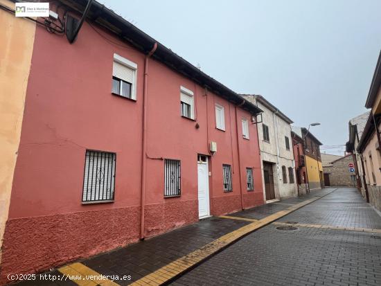  CASA EN TROBAJO DEL CAMINO CON 4 VIVIENDAS - LEON 