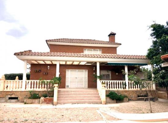 Bajada de precio!!!!  Fantástico y amplísimo chalet en zona Villamontes. - ALICANTE