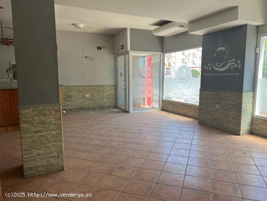 Venta de Local Comercial en Don Benito, Badajoz - BADAJOZ